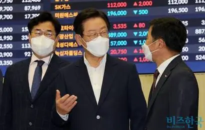 지난 2022년 7월 25일 한국거래소를 방문한 이재명 의원. 사진=국회사진취재단