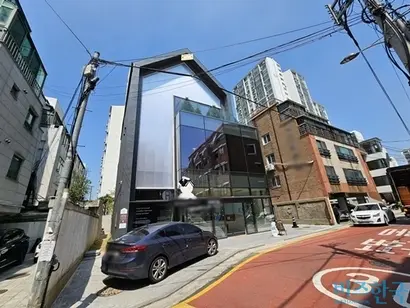 이해진 네이버 창업자의 개인회사인 유한회사 지음이 최근 윤재승 대웅제약 최고비전책임자(CVO)가 보유한 서울 성수동 땅에 상가 건물을 짓고 카페 영업을 시작했다. 사진=차형조 기자