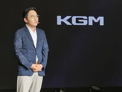 곽정현 KG그룹 사장이 2024년 8월 KG모빌리티 본사 디자인센터에서 열린 출입기자단 대상 ‘트랜스포메이션 데이’ 행사에서 발언하고 있다. 사진=연합뉴스
