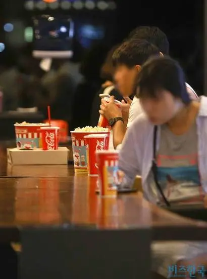 멀티플렉스 영화관 매출액은 티켓이 아니라 팝콘과 콜라에서 나온다는 게 불문율이다. 사진=비즈한국 DB