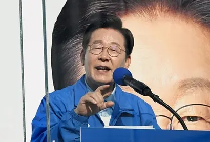 이재명 더불어민주당 대선 후보가 26일 오후 경기도 남양주시 평내호평역에서 열린 유세에 참석해 연설을 하고 있다. 사진=박은숙 기자