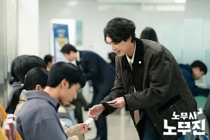 애초 생각도 못했던 노무사의 길에 들어서게 된 노무진. 당연히 일하는 사람들을 위해 힘을 쓰는 선비라는 뜻의 노무사의 마인드는 장착하지 못한 상태였다. 사진=MBC 제공