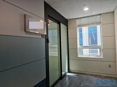 지난해 2월 코바나컨텐츠 소유 아크로비스타 사무실에 입주했던 A 투자회사가 윤석열 전 대통령 부부가 아크로비스타로 돌아온 후 강서구로 사무실을 이전했다. 사진=전다현 기자