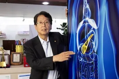 동성제약은 12일 임시 주주총회를 열고 이양구 전 회장의 사외이사 선임 여부를 포함한 경영진 교체안을 다룰 예정이다. 현 경영진은 기업 회생 절차를 통한 정상화를 주장하는 반면, 최대주주 브랜드리팩터링은 무상감자 가능성을 들어 주주가치 훼손이라고 반발하고 있다. 이양구 전 동성제약 회장. 사진=동성제약 제공