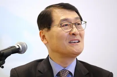 위성호 전 신한카드 사장이 2017년 신한은행장에 취임할 당시 기자간담회에서 소감을 말하고 있다. 사진=연합뉴스