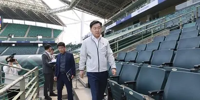 김관영 전북도지사가 지난 5월 전주월드컵경기장을 찾아 시설을 점검하고 있다. 사진=전북특별자치도 제공