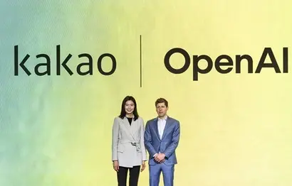 정신아 카카오 대표와 샘 올트먼 오픈AI CEO가 지난 2월 서울 중구 더 플라자 호텔에서 열린 전략적 제휴 관련 기자간담회에서 기념 촬영하고 있다. 사진=연합뉴스