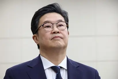 김병주 MBK파트너스 회장(사진)은 지난 9월 김병기 더불어민주당 원내대표와의 만남에서 홈플러스 인수를 추진 중인 협상자가 있다고 언급한 바 있다. 사진=박은숙 기자