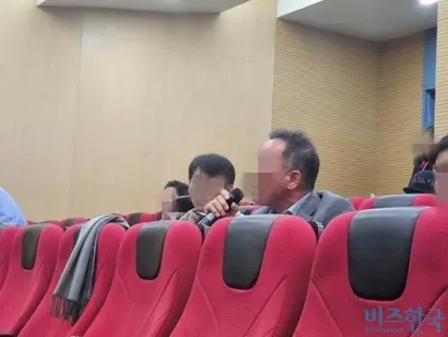 오스코텍 2대 주주라고 밝힌 주주가 회사 임원진을 성토하고 있다. 사진=최영찬 기자