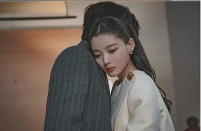 과연 백아진은 자신이 원하는 곳까지 오를 수 있을까. 도덕적 결함을 지닌 악인이 이야기를 이끄는 피카레스크 장르에서 주인공의 해피엔딩이란 언감생심이거늘.