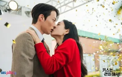 클리셰 범벅인 이 드라마에서 그래도 새로운 건, 남녀 주인공이 통하게 되는 계기가 키스라는 신체적 접촉이란 점? 사진=SBS 제공