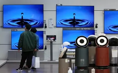 서울 영등포구 더 현대 LG 베스트샵에 진열된 LG전자 TV. 사진=연합뉴스