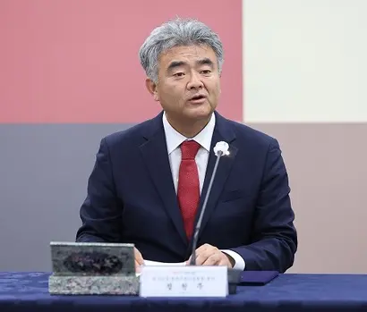 정원주 대우건설 회장이 2023년 7월 서울시청에서 열린 주거취약계층 주거환경 개선을 위한 민관협력사업 업무협약식에서 인사말을 하고 있다. 사진=연합뉴스