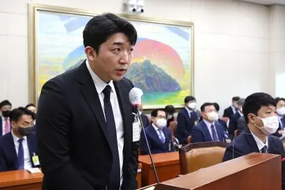 2022년 국정감사에 증인으로 출석했던 최형록 발란 대표. 사진=박은숙 기자