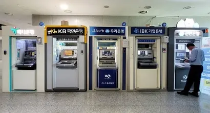 4대 금융지주(KB·신한·하나·​우리금융)는 3월 정기주주총회에서 사외이사 1~2명을 교체하는 데 그쳤다. 사진=최준필 기자​