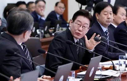 10일 청와대에서 열린 국무회의에 참석한 이재명 대통령. 사진=연합뉴스