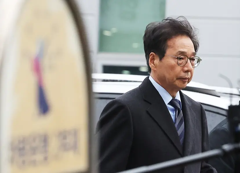 박영우 전 대유위니아 회장은 수백억 원대 임금 및 퇴직금을 체불한 혐의로 지난해 2월 1심에서 징역 4년을 선고받았다. 항소심 결과는 이달에 나올 예정이다. 박 전 회장이 지난 2024년 2월 19일 오전 경기도 성남시 수원지방법원 성남지원에서 열린 영장실질심사에 출석하는 모습. 사진=연합뉴스