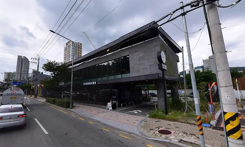 [단독] 대장동 '천화동인7호' 기장 스타벅스 건물 임의경매 개시 결정