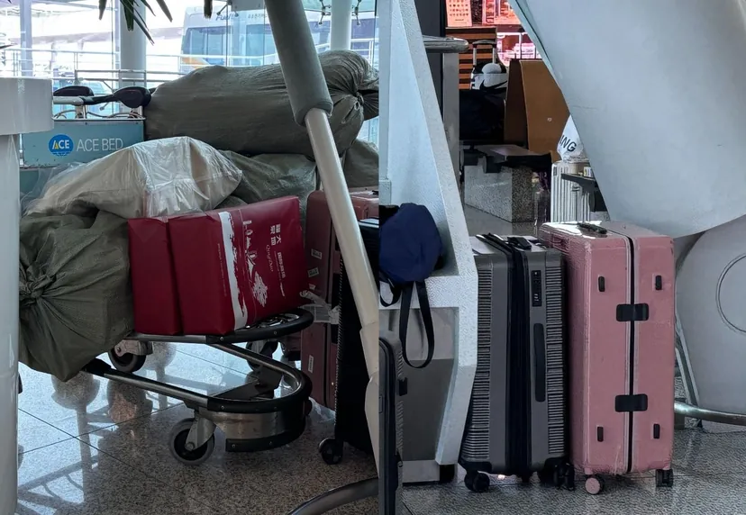 [현장] 서울역 인천공항에 덩그러니, 주인 없는 캐리어의 ‘속사정’