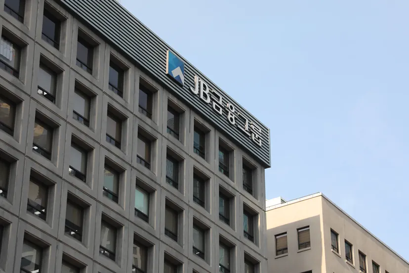 얼라인파트너스 “JB금융·BNK금융 합병 제안” 행동주의 펀드 입김 어디까지…