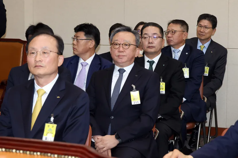 4년 만에 국감장 선 5대 은행장, 쏟아진 질타에 ‘진땀’